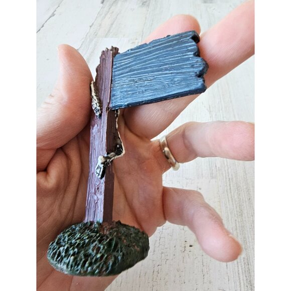 Lemax spookytown sign skeleton Halloween decor accessory - Picture 5 of 7